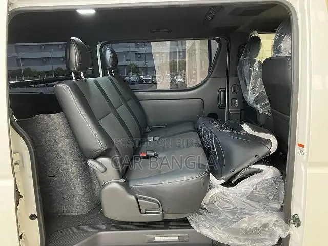 Toyota HiAce 2023 White