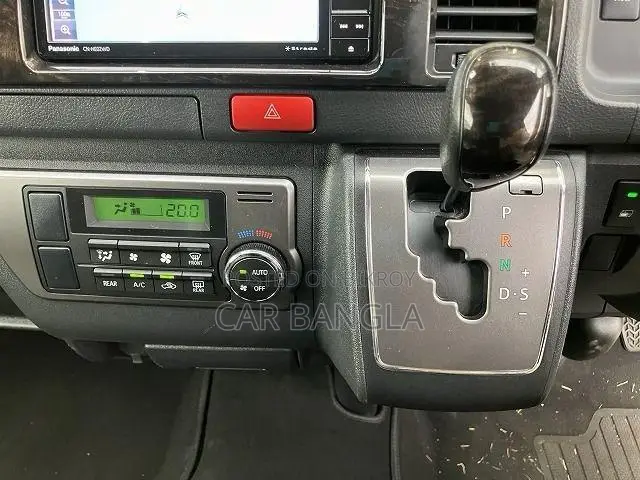 Toyota HiAce 2023 White