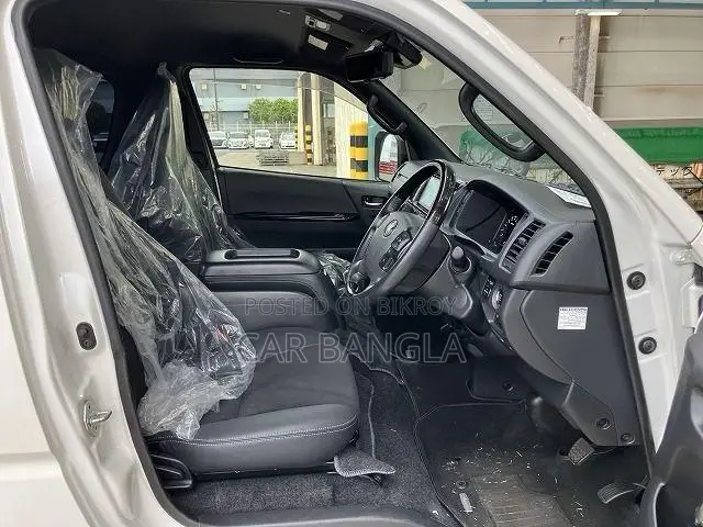 Toyota HiAce 2023 White