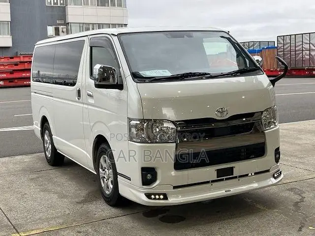 Toyota HiAce 2023 White