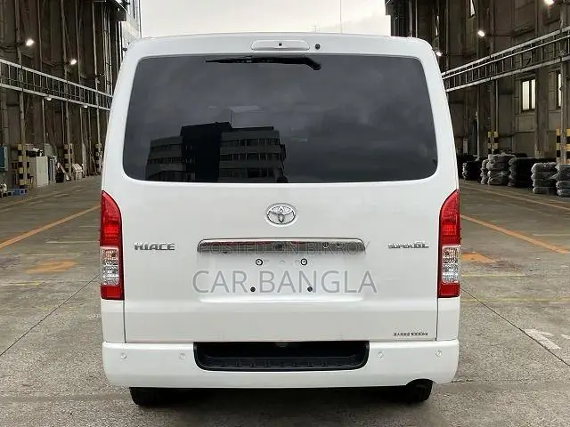 Toyota HiAce 2023 White