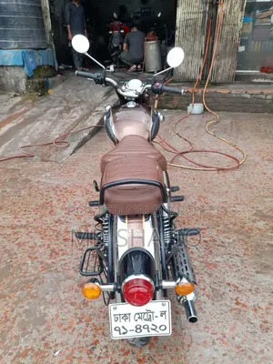 Royal Enfield Classic 350 2025 Brown