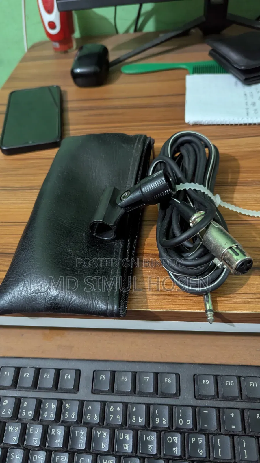 100 XLR Microphone