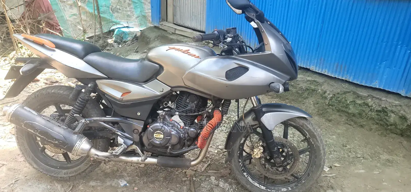Bajaj Pulsar 220 F 2017 Gray