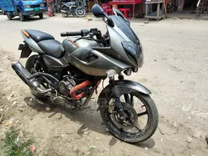 Bajaj Pulsar 220 F 2017 Gray