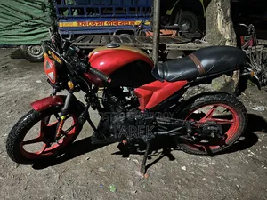 সুজুকি হায়াতে ২০১৭ লাল