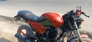 সুজুকি হায়াতে ২০১৭ লাল