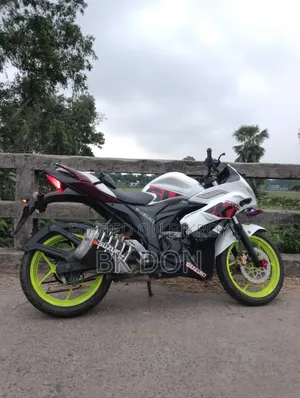 Suzuki Gixxer SF 2016 White