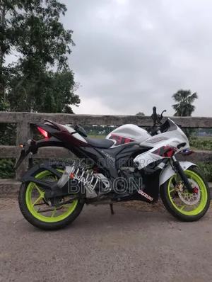 Suzuki Gixxer SF 2016 White