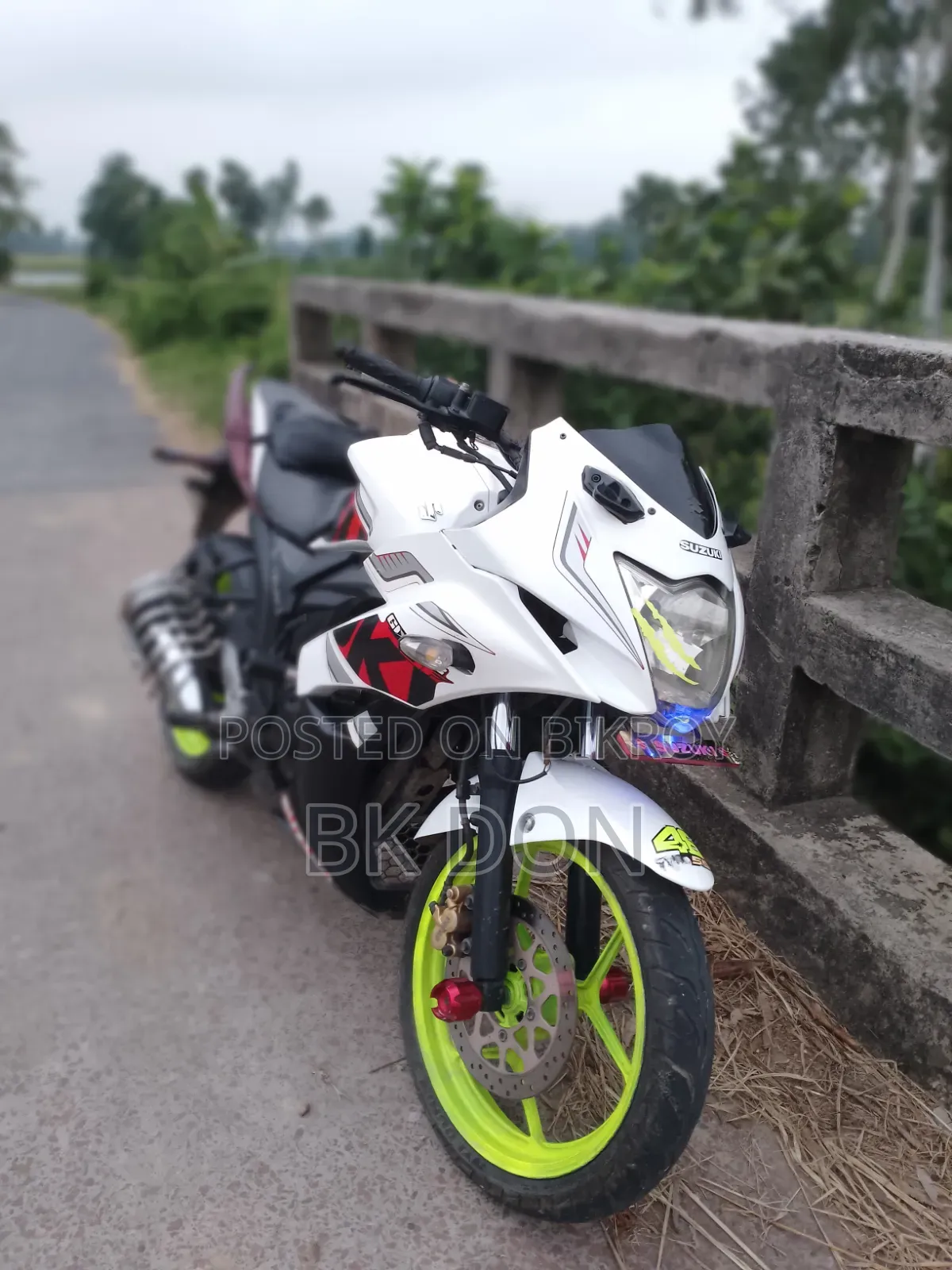 Suzuki Gixxer SF 2016 White