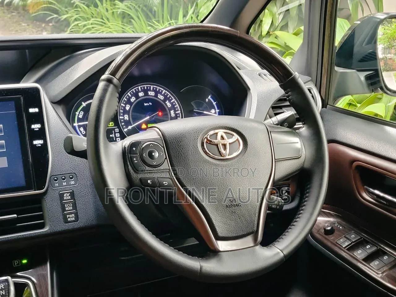 Toyota Esquire 2017 Blue