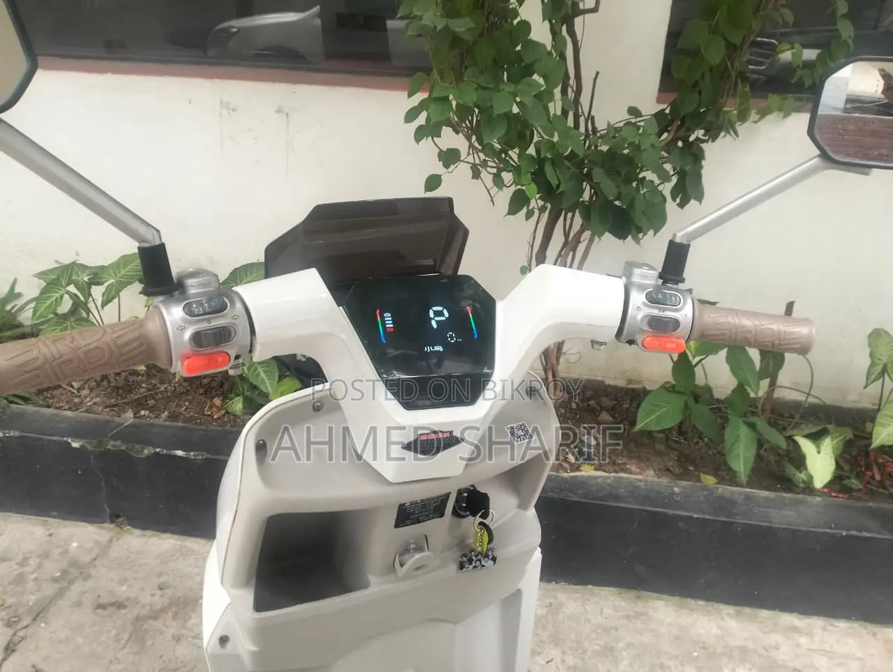 নতুন মোটরসাইকেল ২০২৫ সাদা