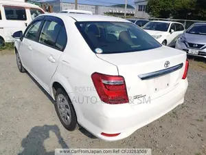 টয়োটা অ্যাক্সিও ২০২১ সাদা