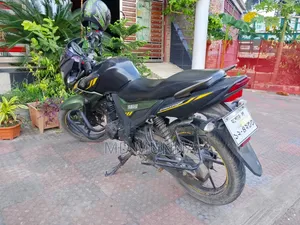 Yamaha 2018 Black