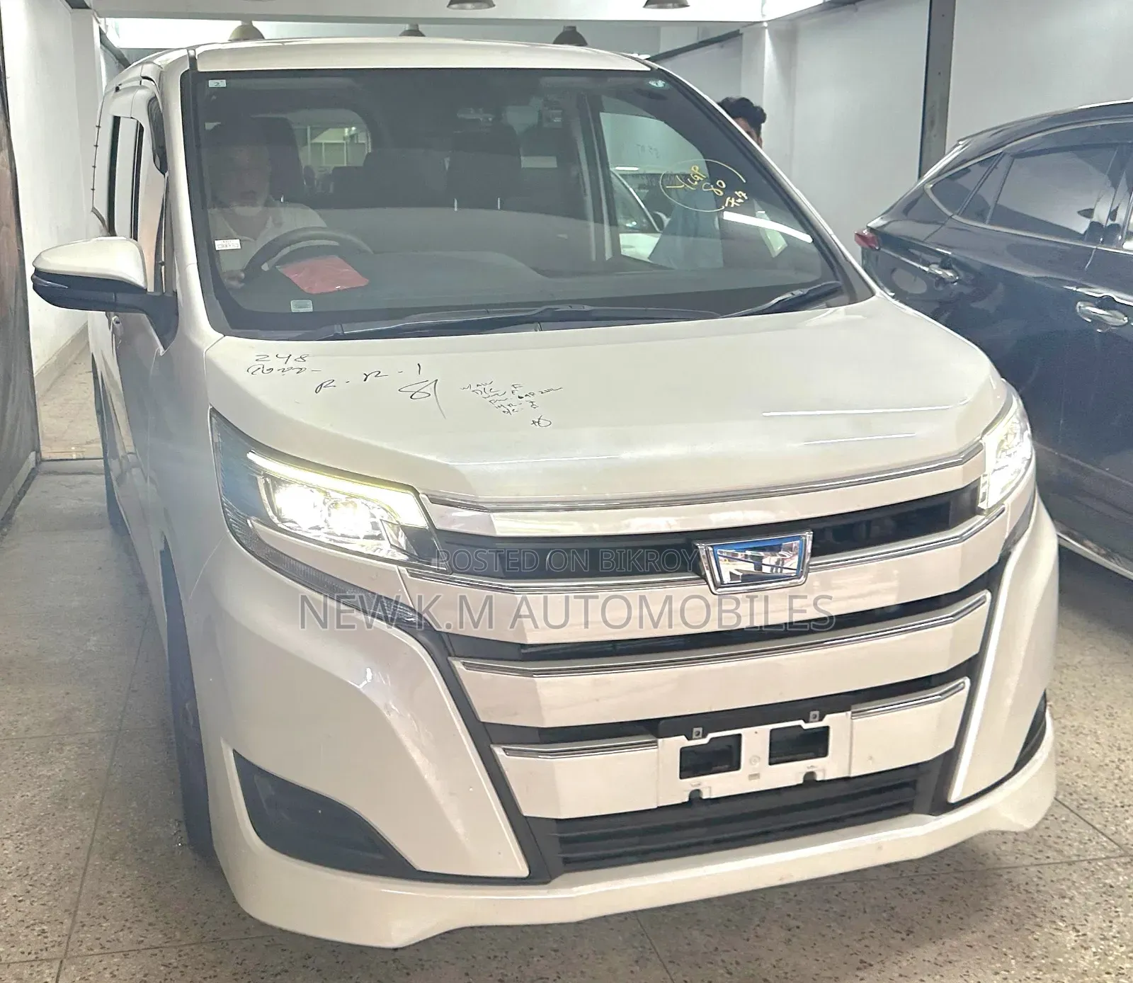 Toyota Noah 2021 Pearl