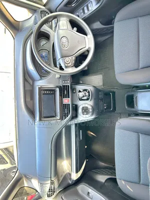 Toyota Noah 2021 Pearl