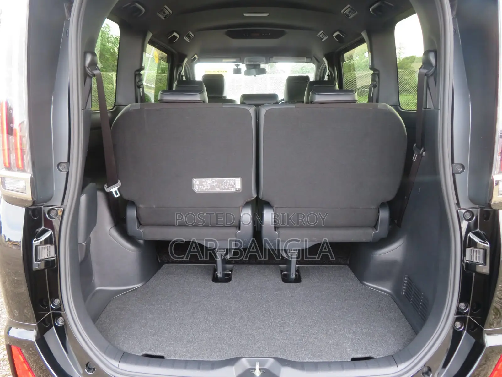 Toyota Noah 2021 Black