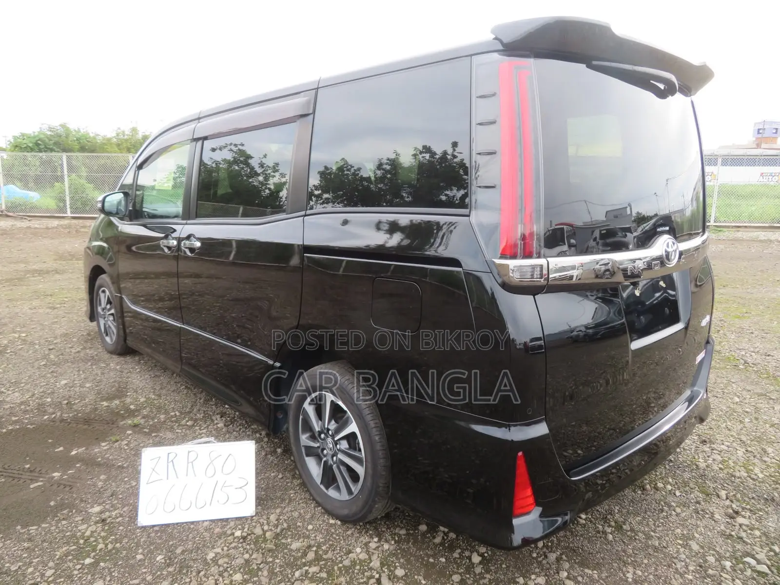 Toyota Noah 2021 Black
