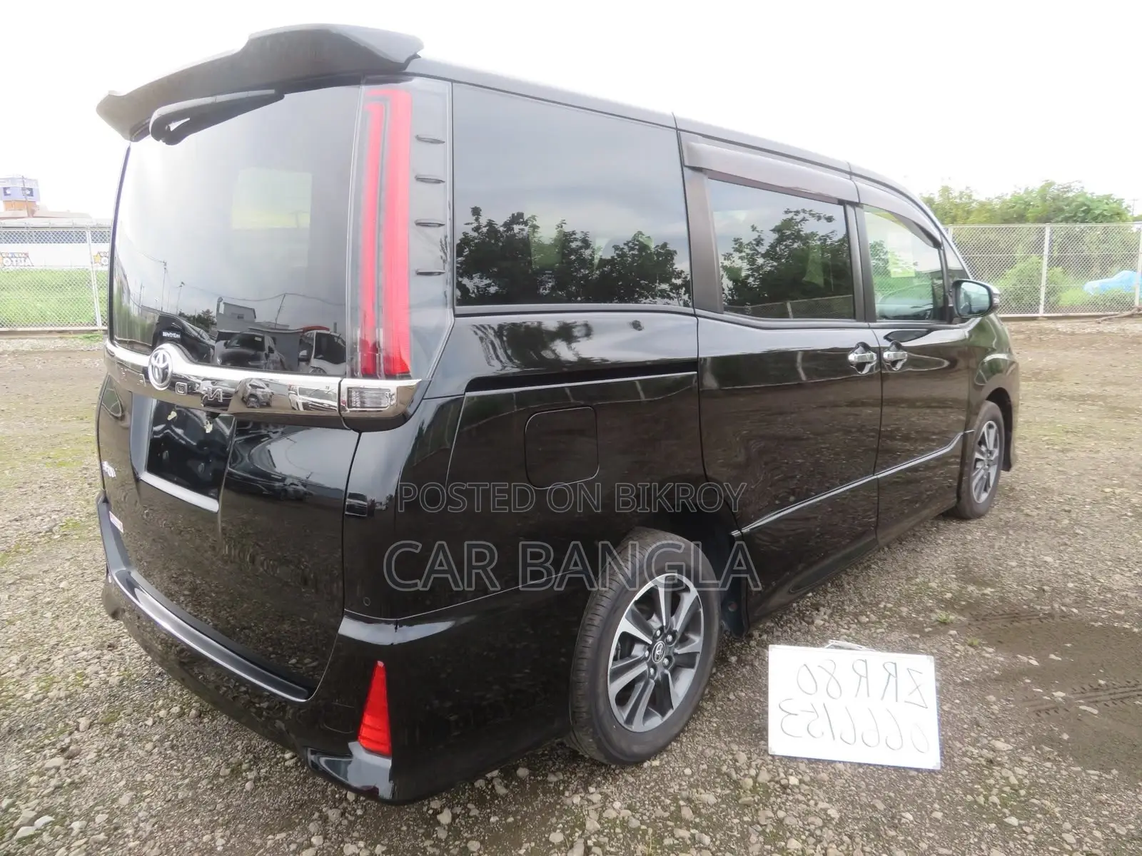 Toyota Noah 2021 Black