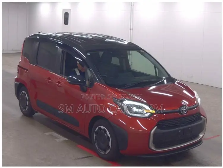 Toyota Sienta 2022 Red