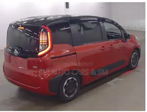 Toyota Sienta 2022 Red