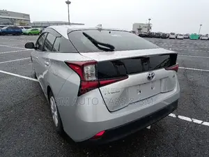Toyota Prius 2021 Silver