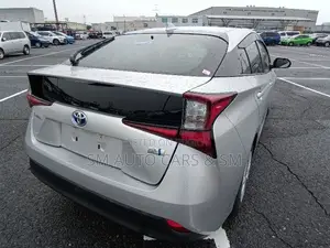 Toyota Prius 2021 Silver