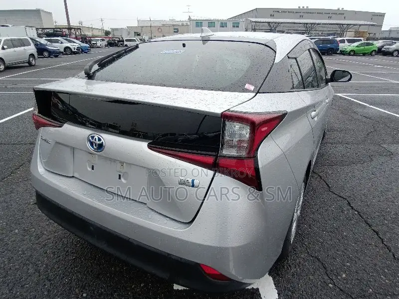 Toyota Prius 2021 Silver