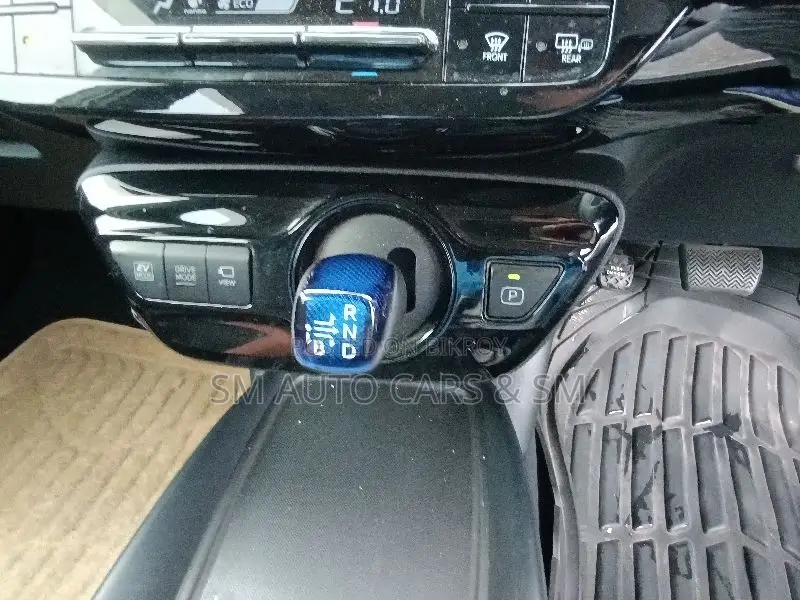 Toyota Prius 2021 Silver
