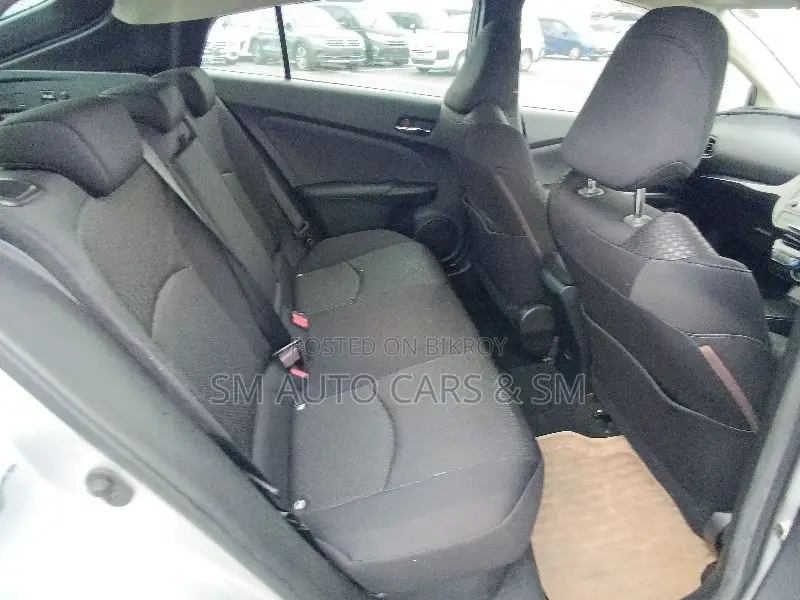 Toyota Prius 2021 Silver