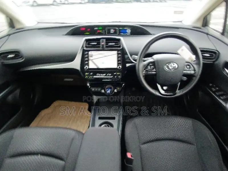 Toyota Prius 2021 Silver