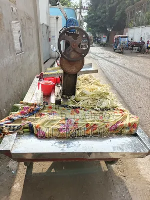 আখ ভাঙ্গা মেশিন ও আটো ভ্যান