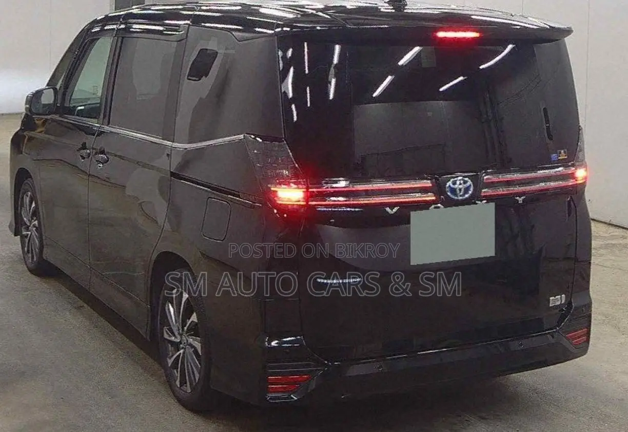 Toyota Voxy 2024 Black