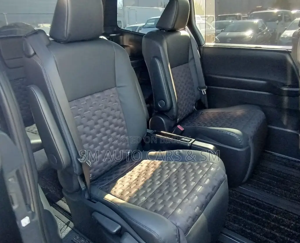 Toyota Voxy 2024 Black