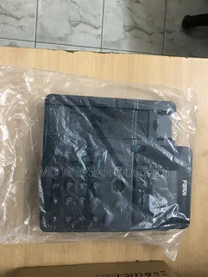 নতুন মোবাইল ফোন কালো