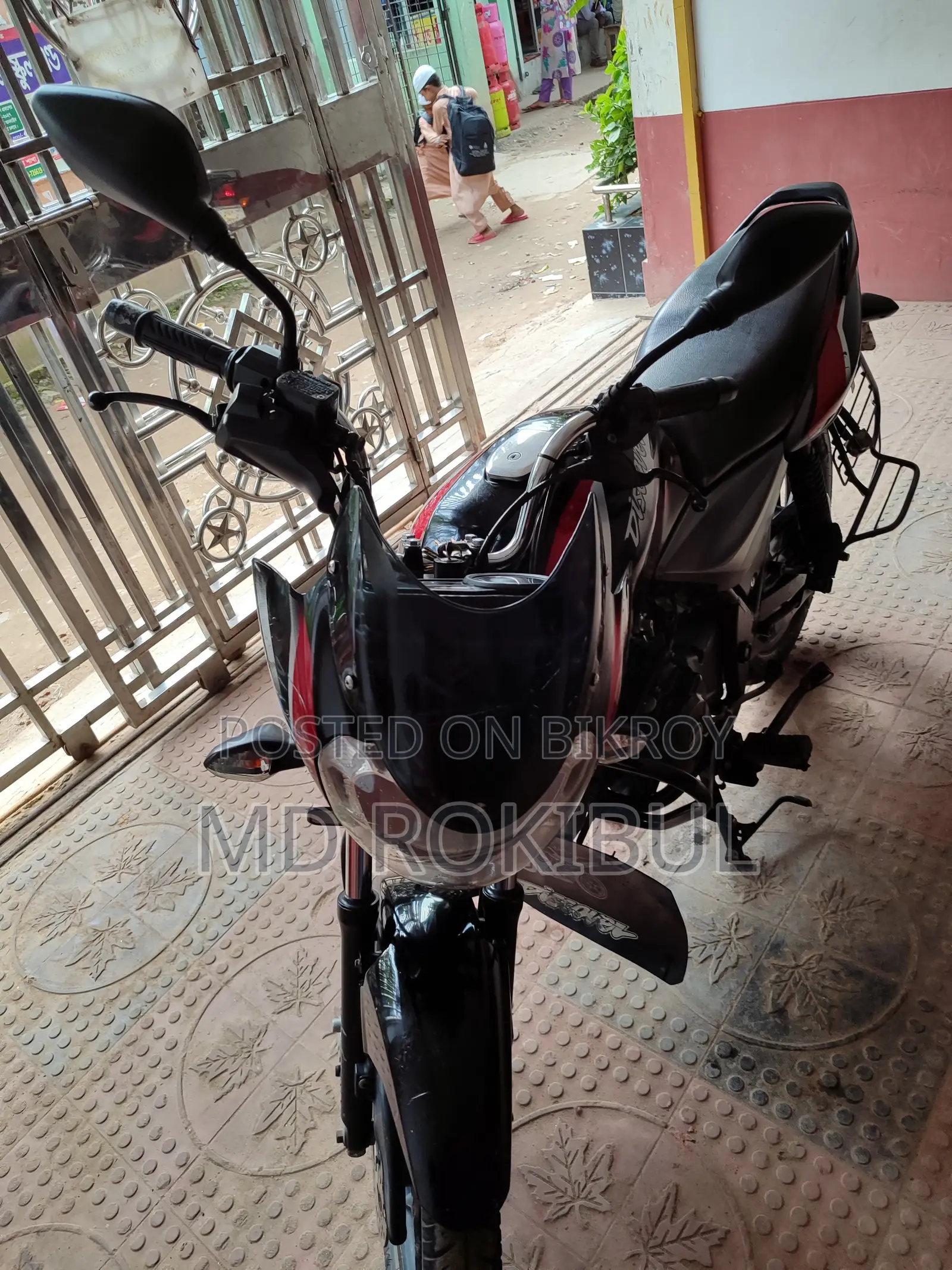 Bajaj Discover 125 2020 Black