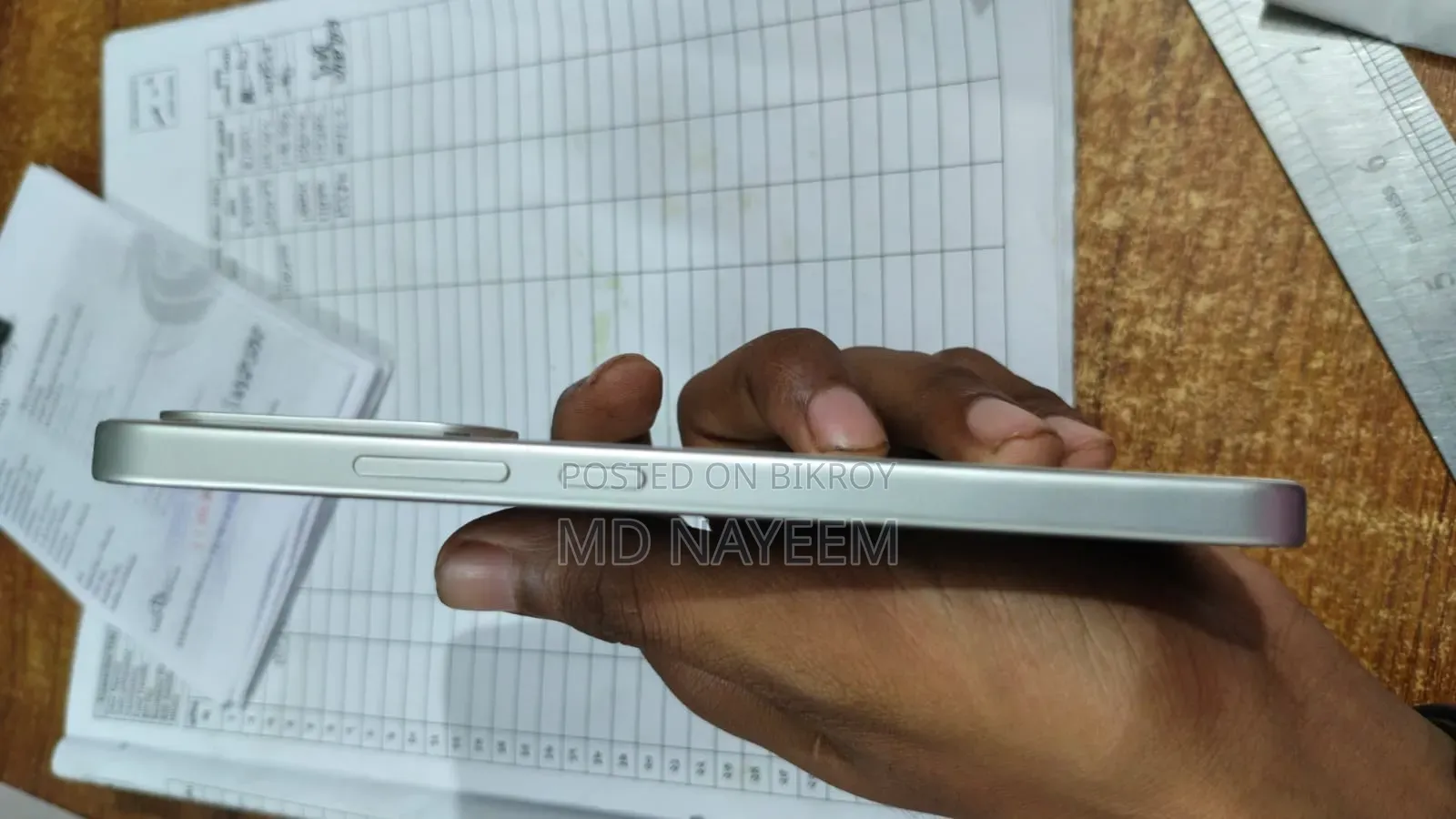 Vivo Y500 128 GB Silver