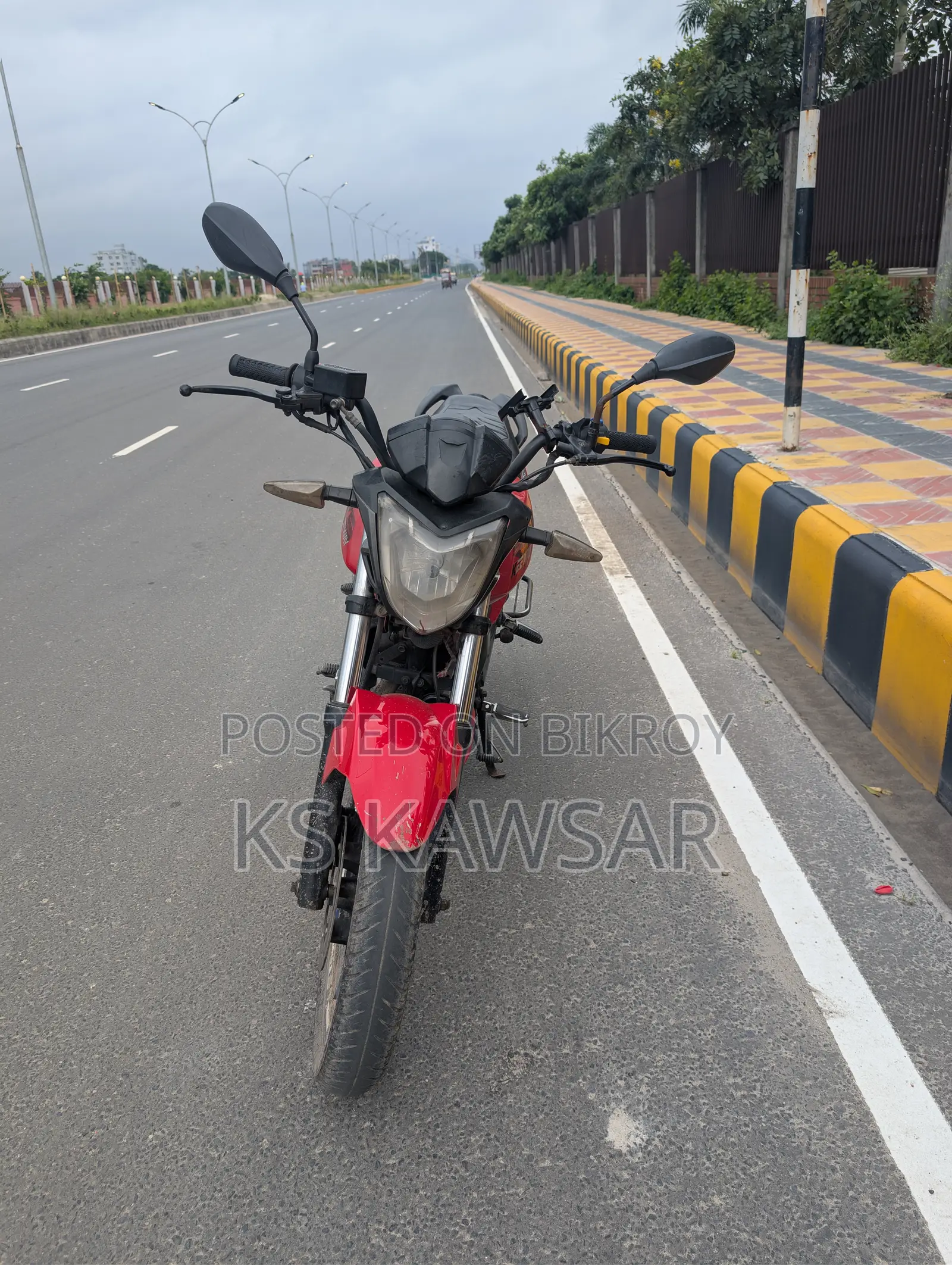 কিওয়ে আরকেএস ১২৫ ২০১৭ লাল