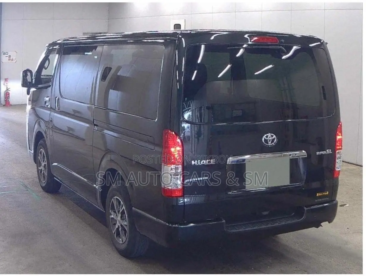 Toyota HiAce 2021 Black