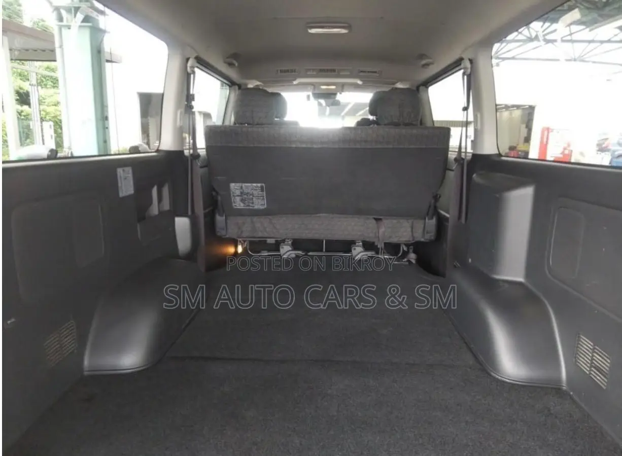 Toyota HiAce 2021 Black