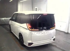 Toyota Noah 2022 Pearl