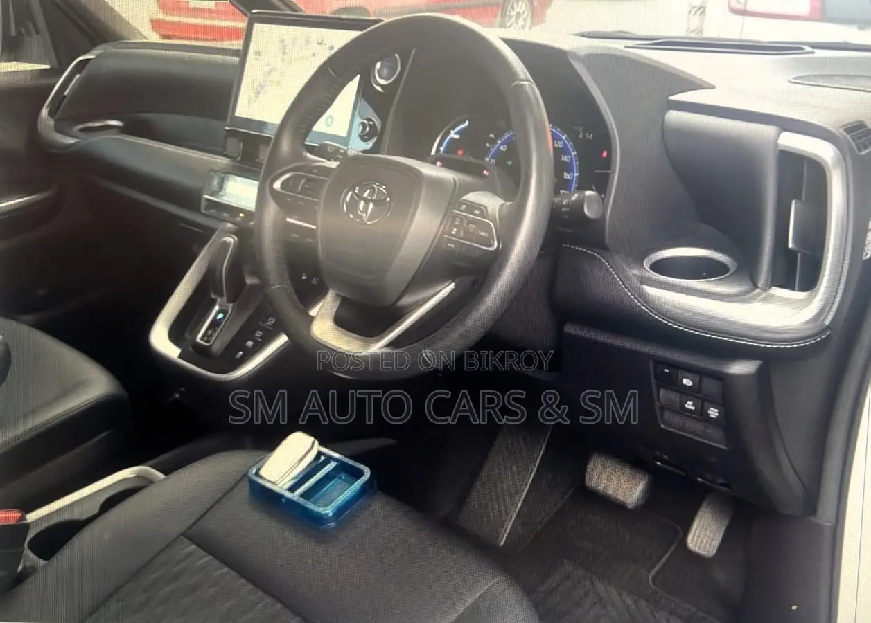 Toyota Noah 2022 Pearl