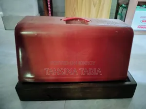 পুরানো সেলাই মেশিন বিক্রি করতে চাচ্ছি। সেলাই মেশিনের মূল্য ৫০০০।