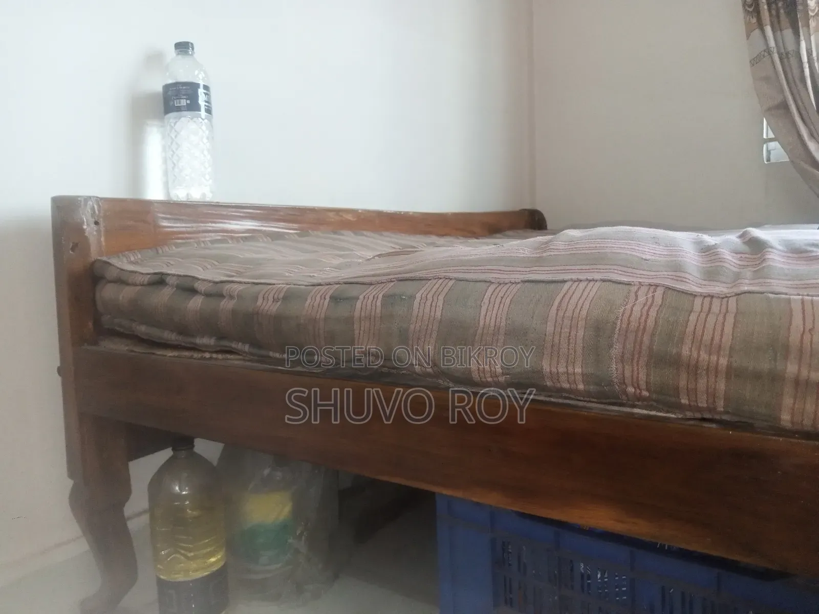 কাঠের খাট ও তোশক