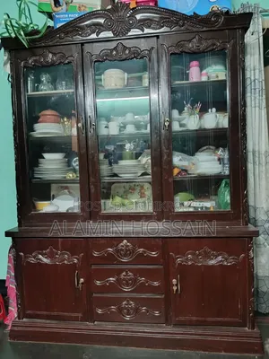 ওয়াল শোকেস