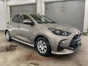 Toyota Yaris 2021 Brown