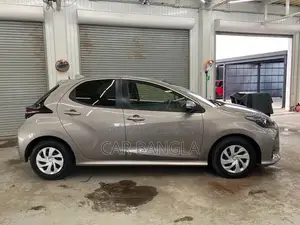 Toyota Yaris 2021 Brown