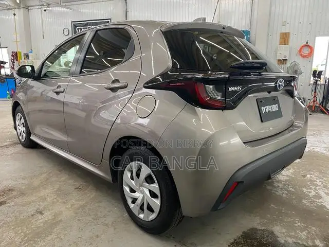 Toyota Yaris 2021 Brown