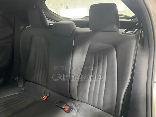Toyota Yaris 2021 Brown