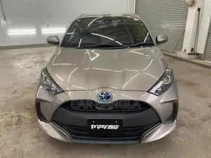 Toyota Yaris 2021 Brown